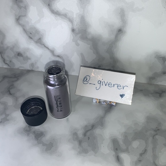 Softwash Grey - MAC Pigment - Picture 9 of 15